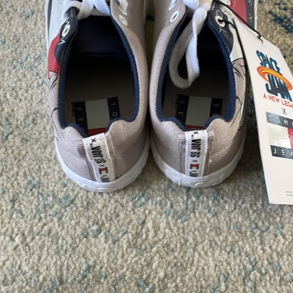 Tommy Jeans Space Jam sneaker collab size 4 NWT - Picture 3 of 5